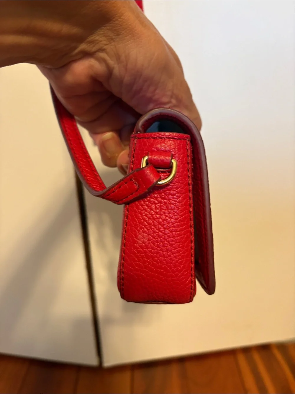 Marc Jacobs Red Pebbled Leather Mini Crossbody with Gold Logo - Picture 6 of 9